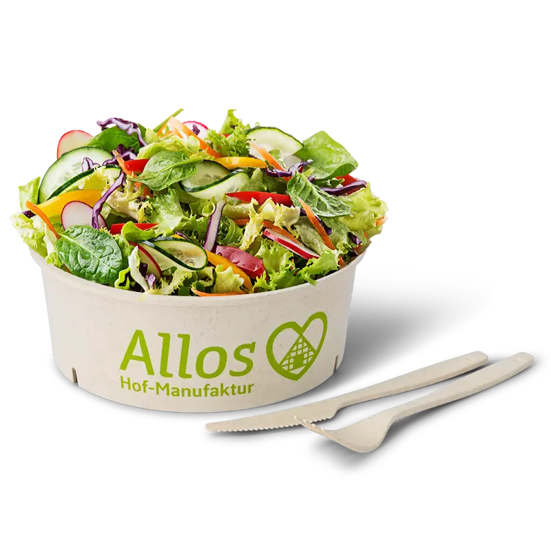 Logo der Allos Hofmanufaktur auf der Häppy-Bowl Mehrwegschale, mit Salat gefüllt