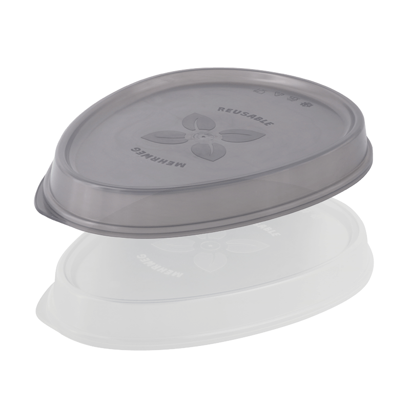 The sustainable lids from Häppy Compagnie, available in transparent and gray versions, are designed for the reusable compartment plates with two and three sections.